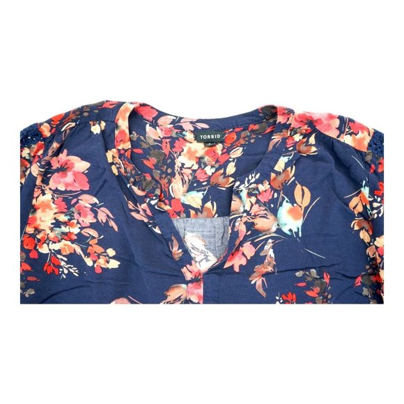 Torrid Size 4 Womens Floral Lace‎ Inset  Blouse Top 3/4 Sleeve Gorgeous - Picture 3 of 6